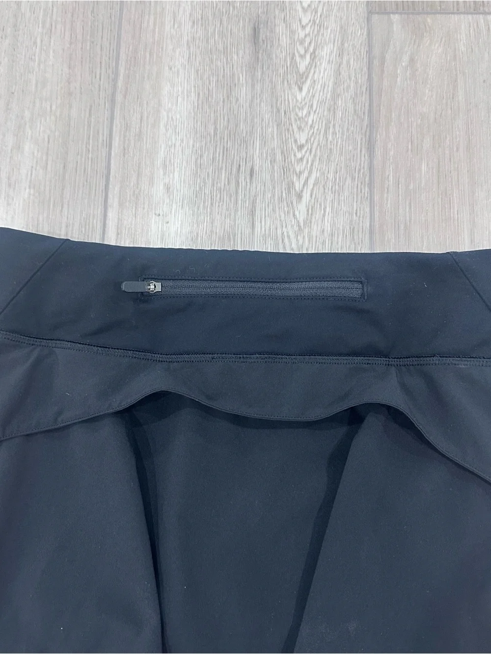 Lululemon play off the pleats skirt black size 4